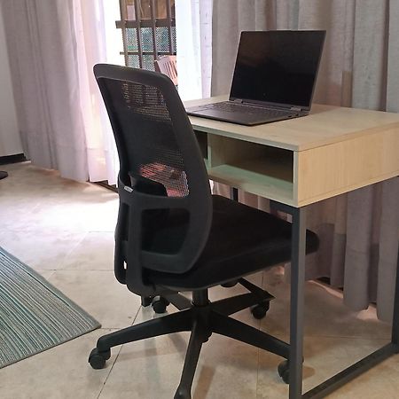 Acogedor Apartaestudio Ubicado En Laureles Apartment Medellin Luaran gambar