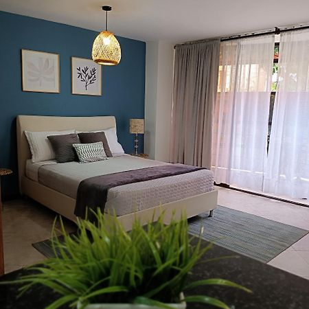 Acogedor Apartaestudio Ubicado En Laureles Apartment Medellin Luaran gambar